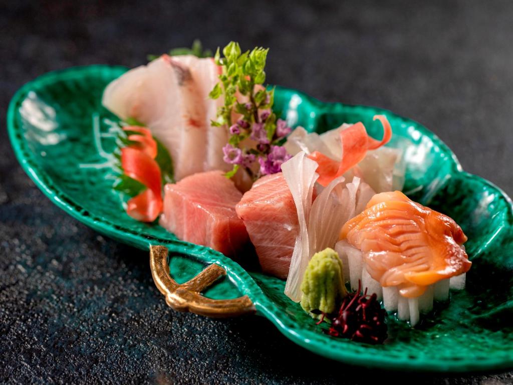 Wakamatsu Hakone Yugawara Sashimi Platter