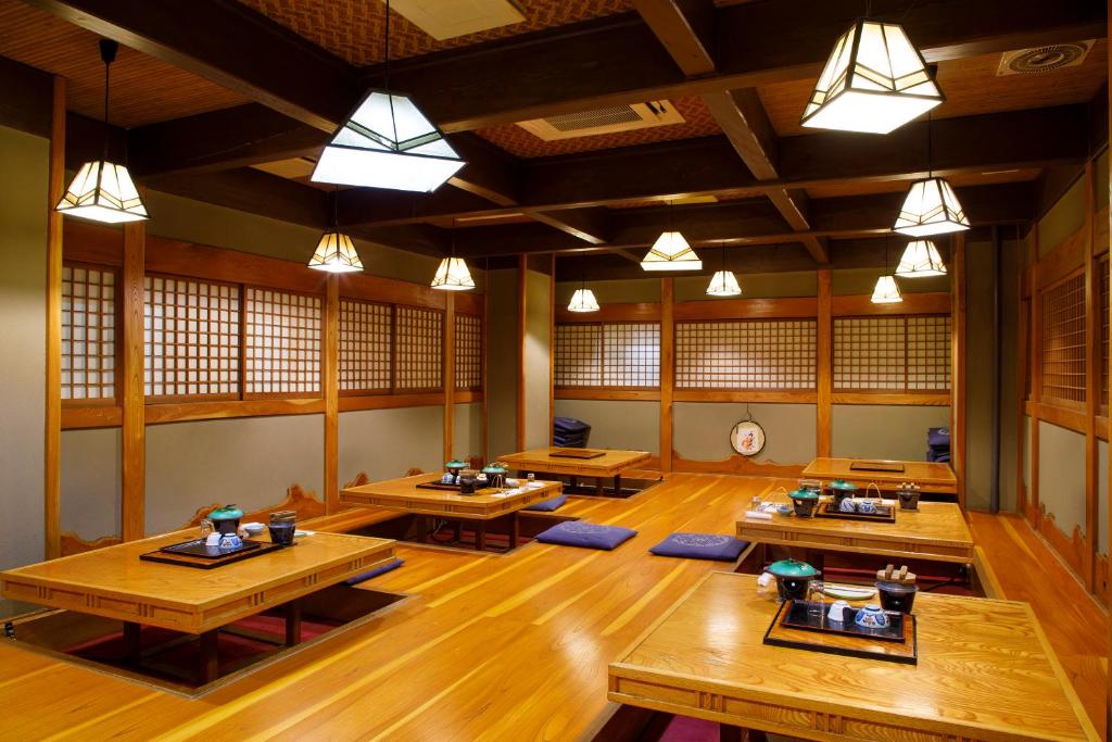 Wakamiro Ryokan Traditional Dining Room