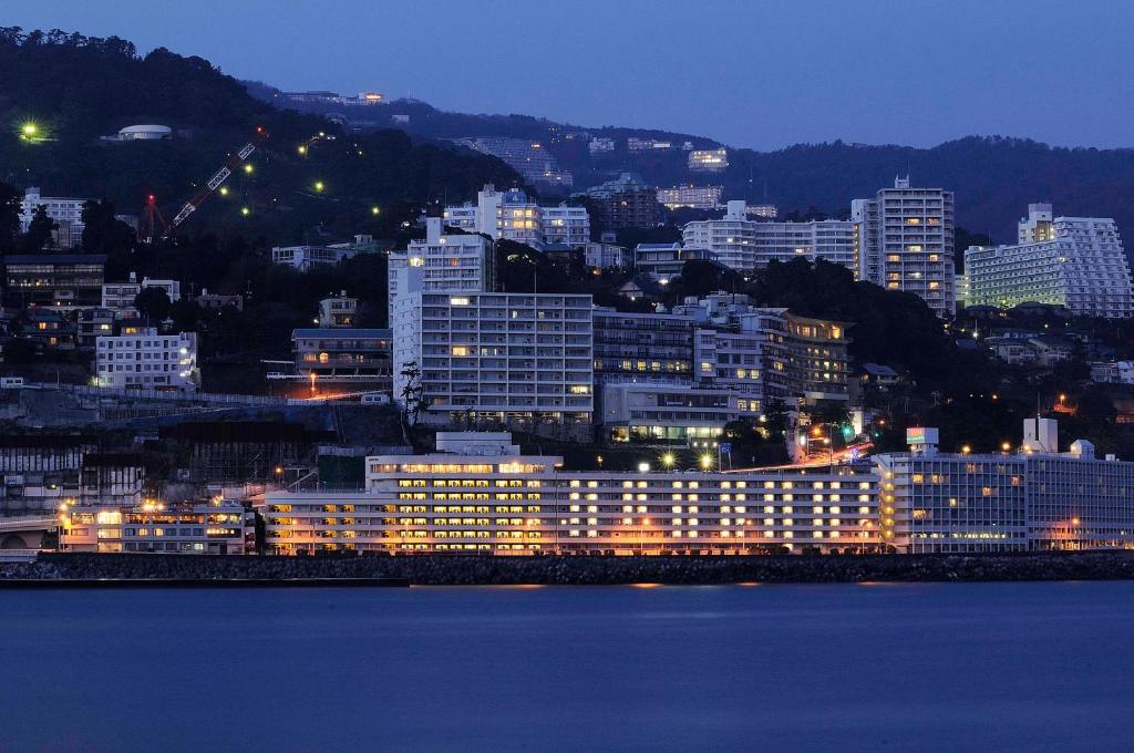 Wisterian Life Club Atami Night Exterior