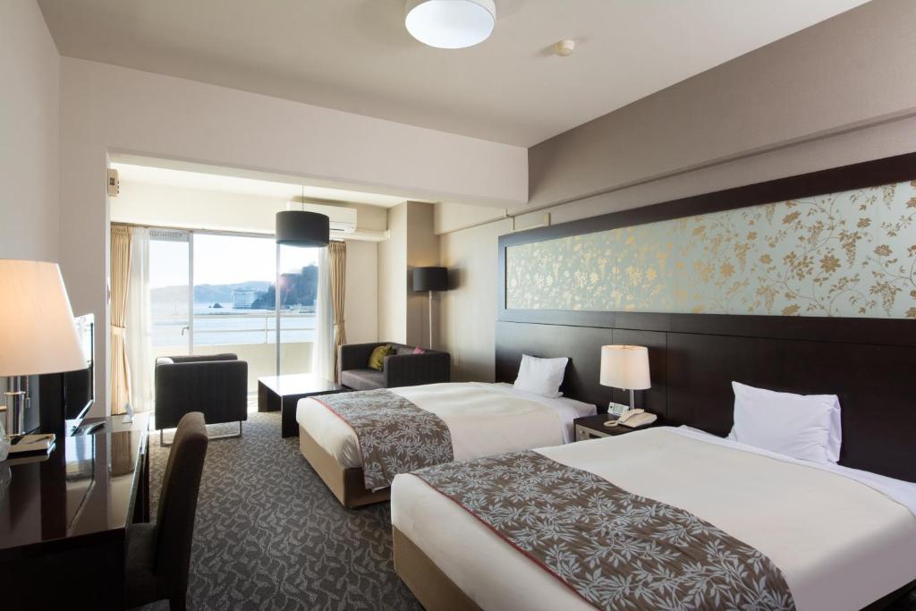 Wisterian Life Club Atami Twin Room