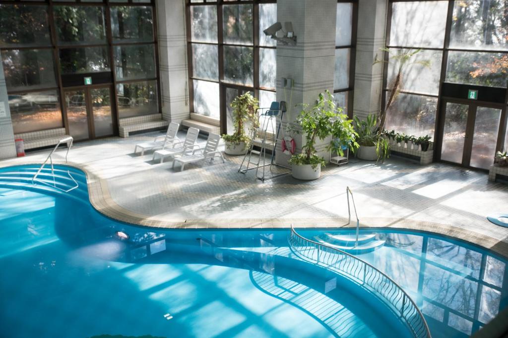 Wisterian Life Club Forest Of Verde Indoor Pool