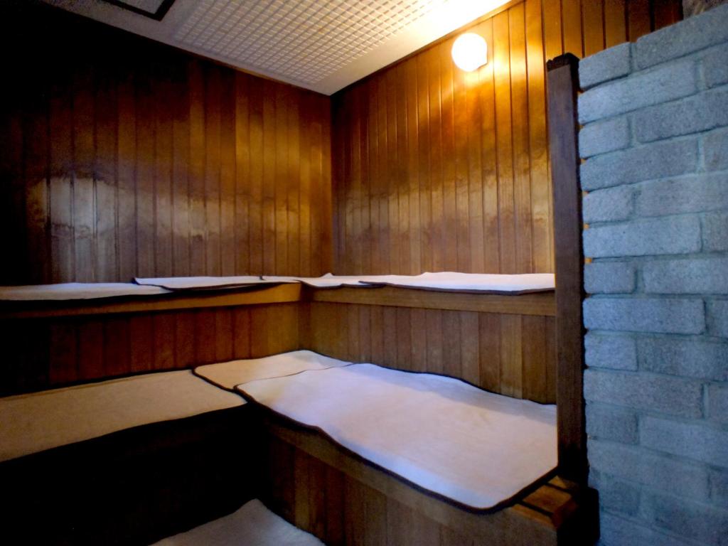 Wisterian Life Club Forest Of Verde Sauna Room
