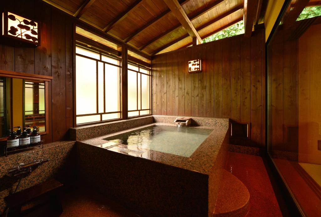 Yaeikan Private Onsen Bath