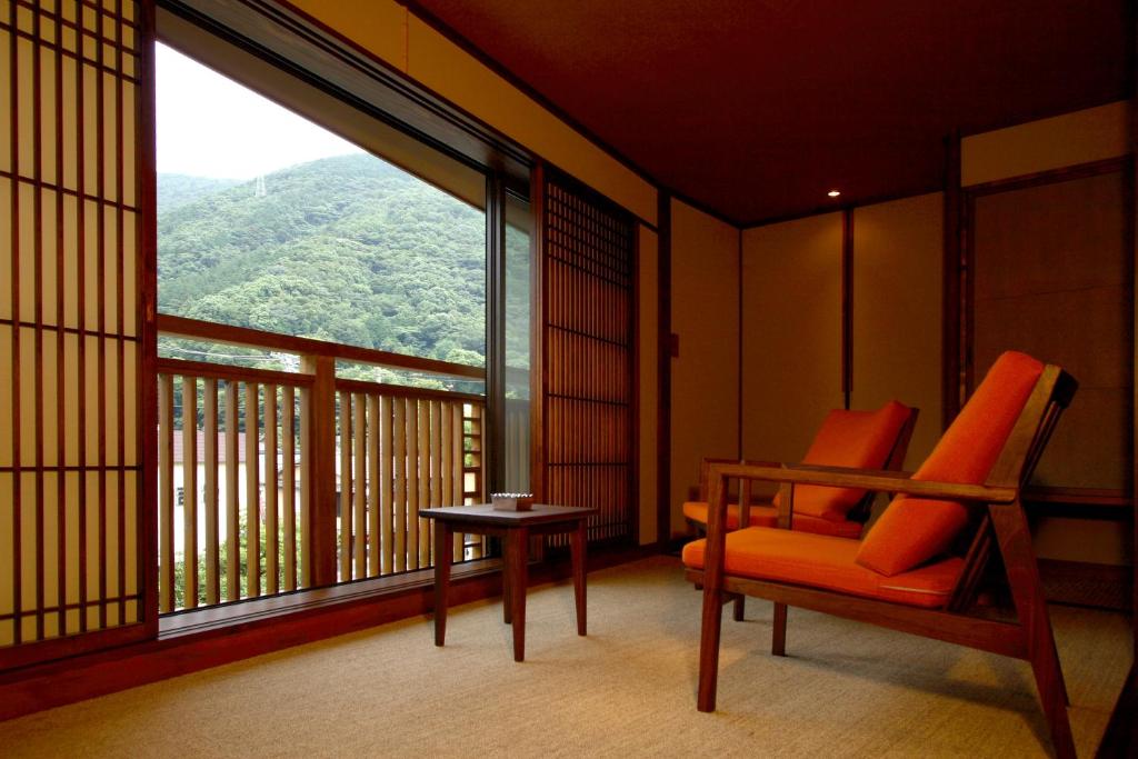 Yaeikan Ryokan Mountain View Room