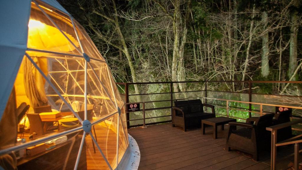 Yamaboshi Glamping Dome Deck