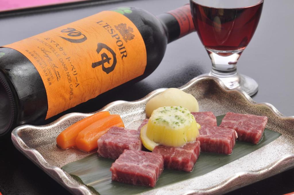 Yamagishi Ryokan Wagyu And Red Wine