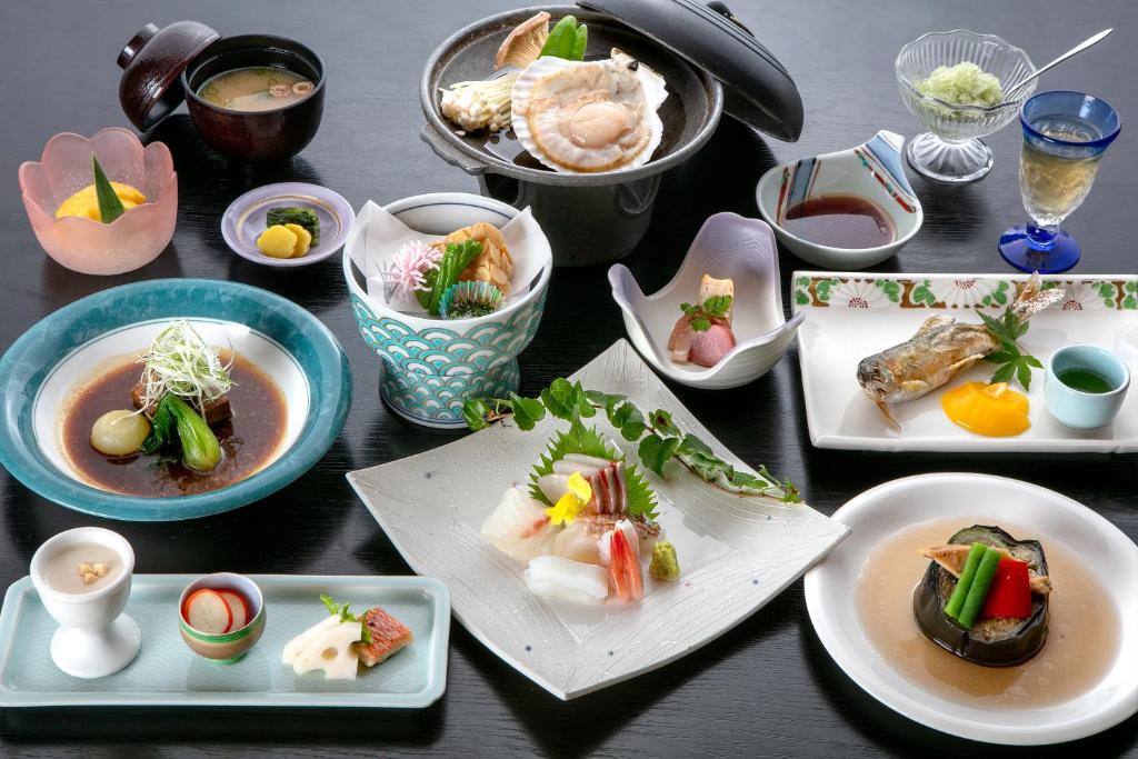 Yoritomo No Yu Honjin Kaiseki Meal