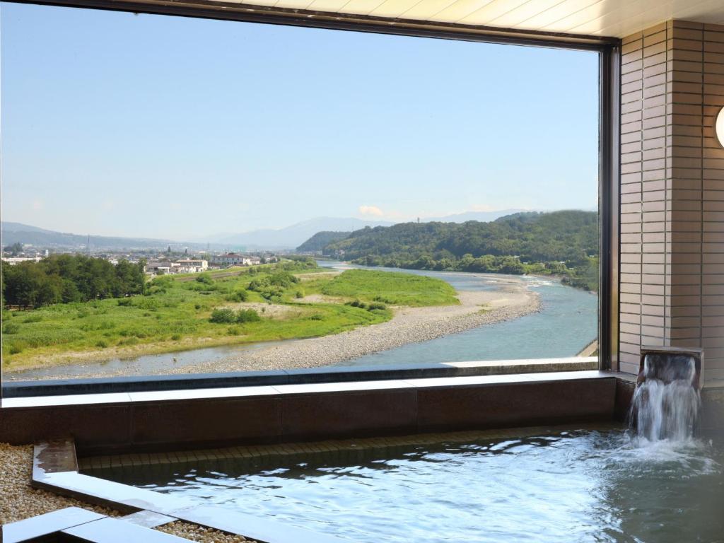 Yoshinotei Riverside Onsen Bath