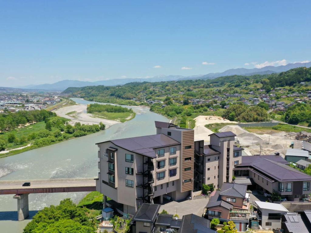 Yoshinotei Ryokan River View