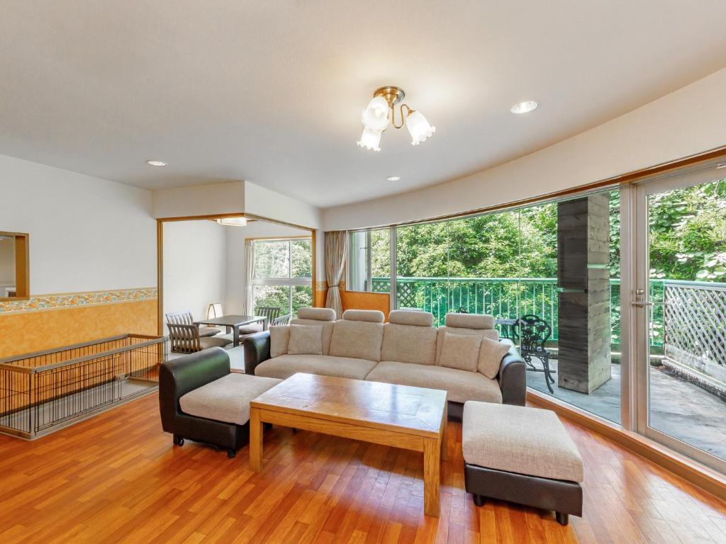 Yufuri Izukogen Living Room Balcony