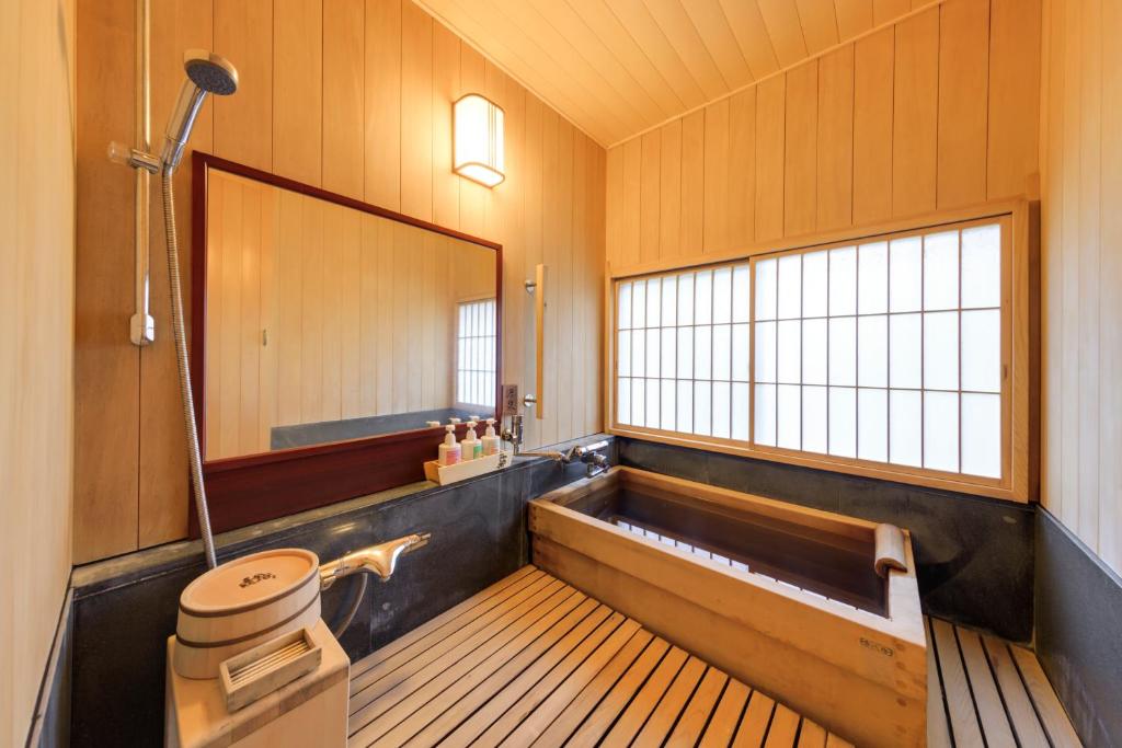 Yugawara Fukiya Wooden Bathroom