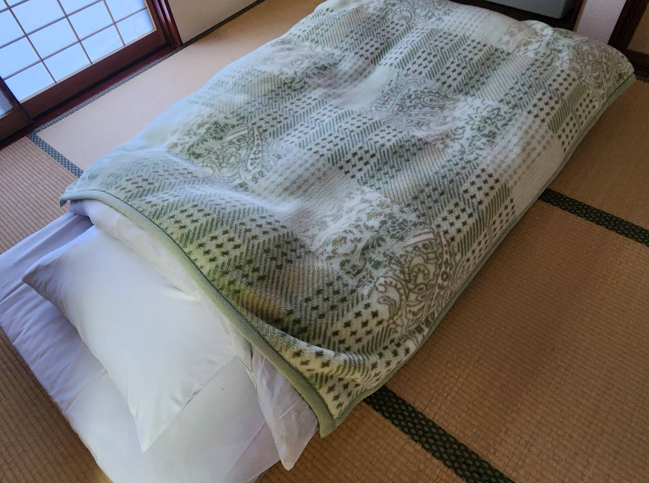 Yuka Sanzo An Futon Tatami Room