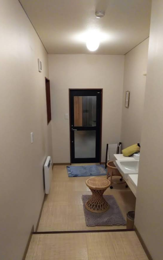 Yuka Sanzo An Washroom
