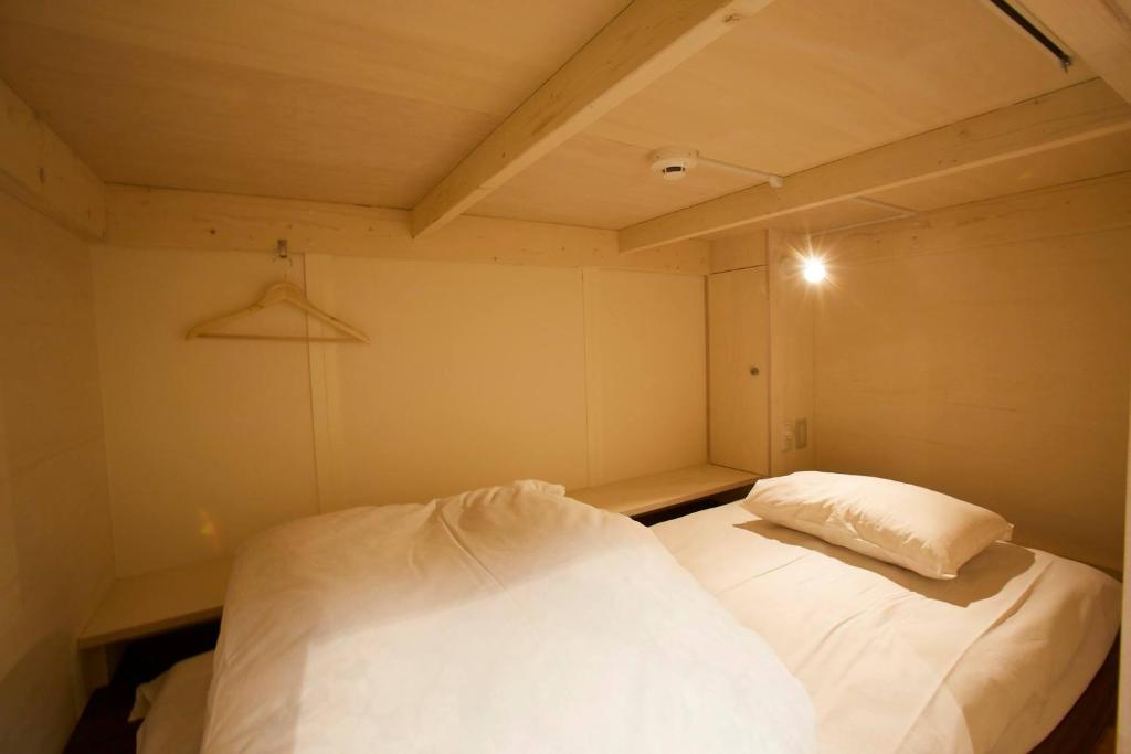 Yumori Onsen Hostel Cozy Bedroom