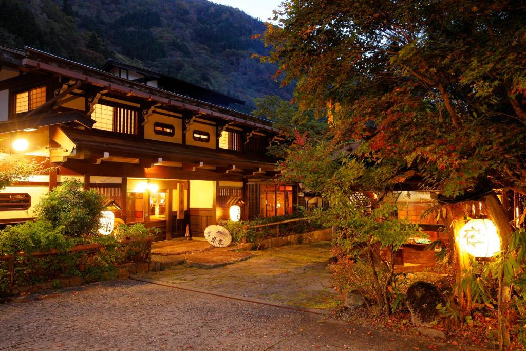 Yumoto Choza Ryokan Exterior Night