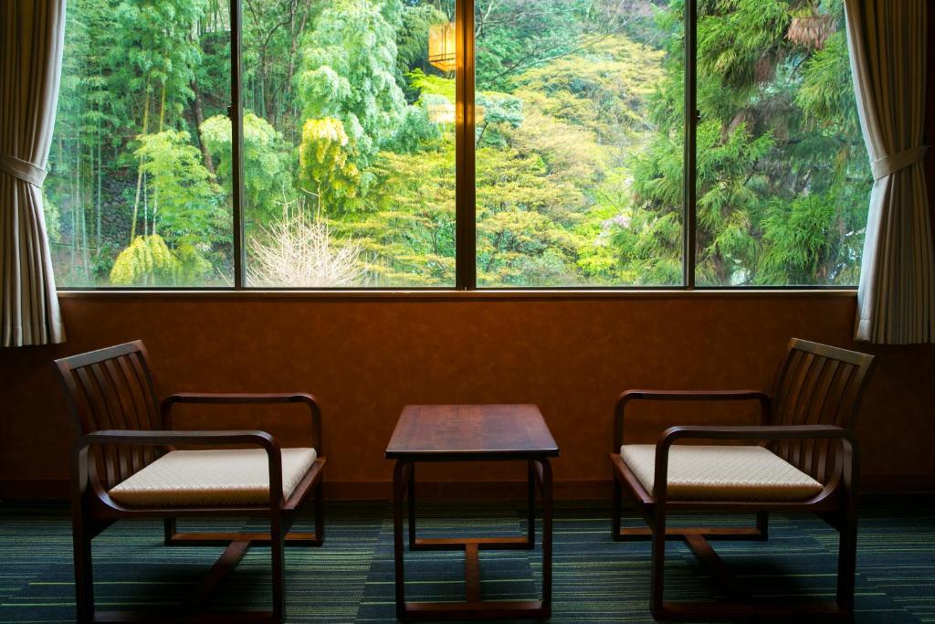 Yumoto Komachikan Garden View Seating Area