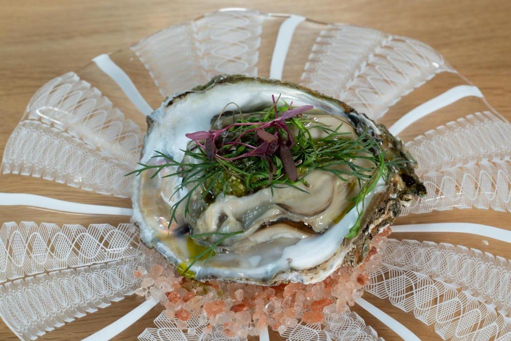 Yunosato Ikemori Bekkan Amaza Oyster Dish