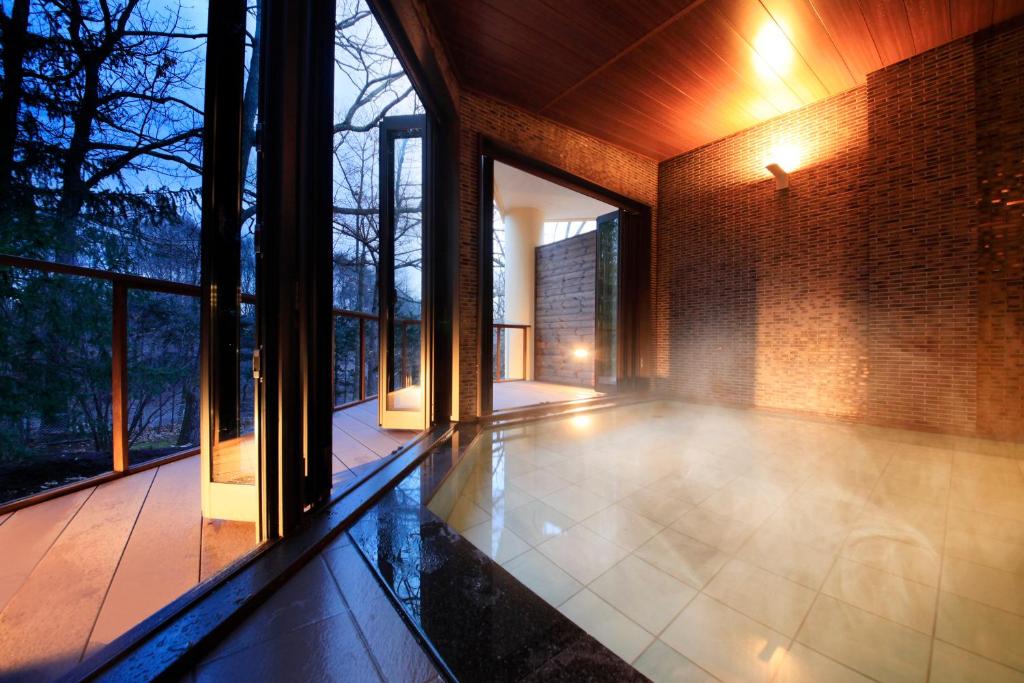 Yutorelo Karuizawa Hotel Indoor Onsen Bath