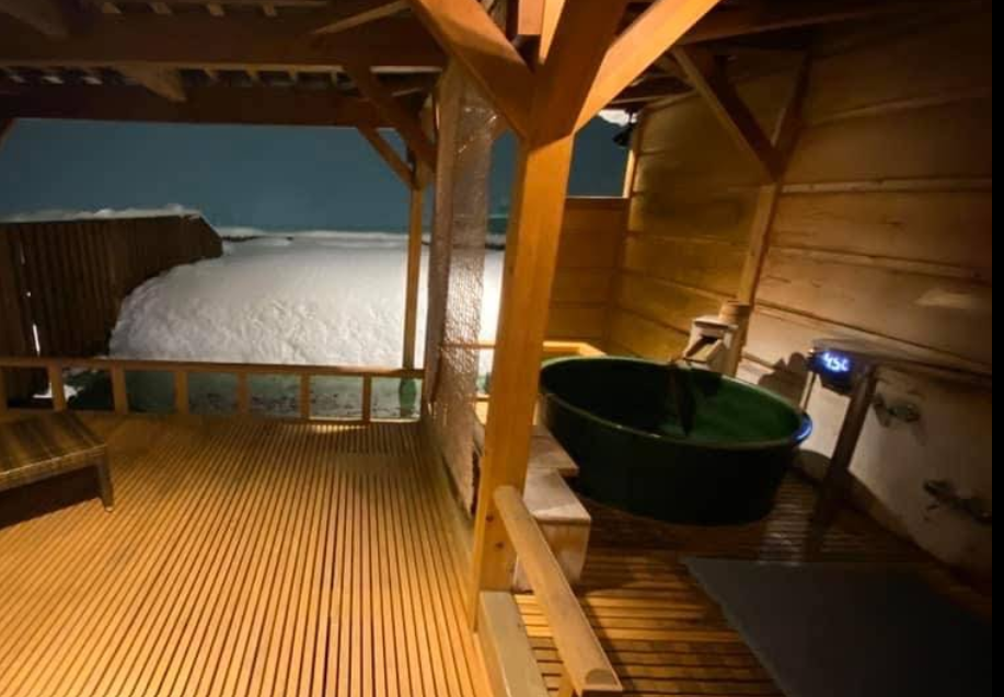 Yuzawa Grand Hotel Open Air Onsen
