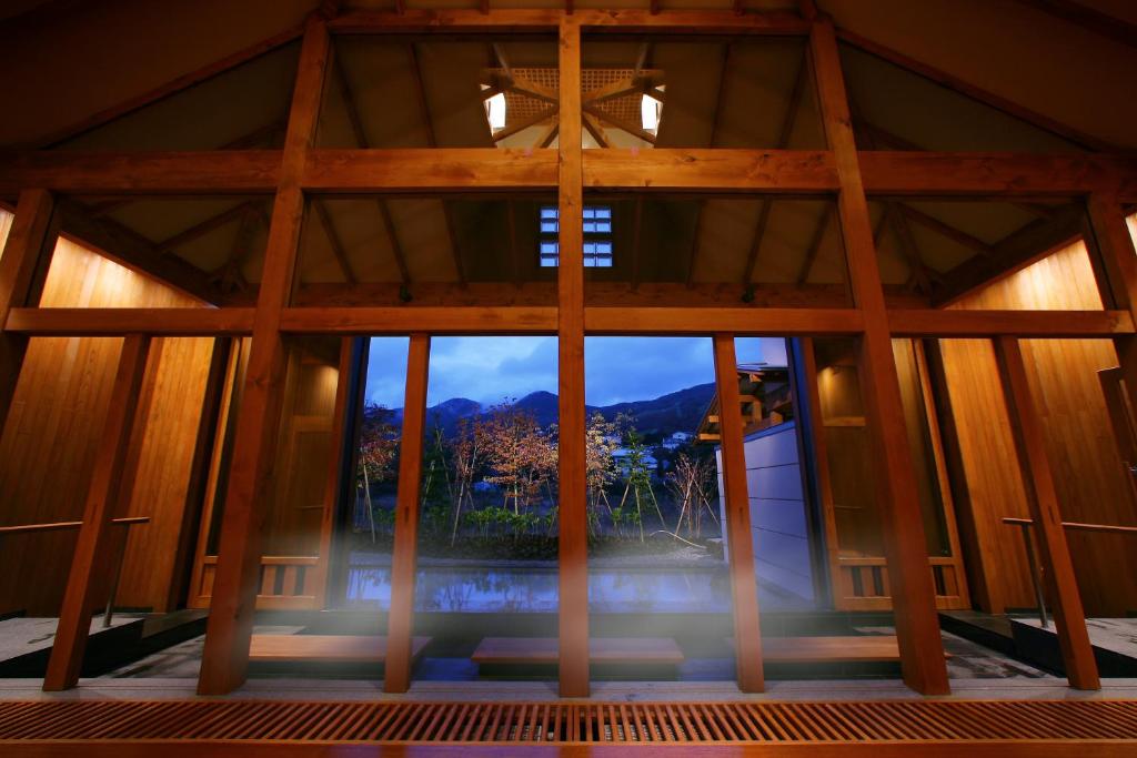 Zao Shiki No Hotel Wooden Lobby