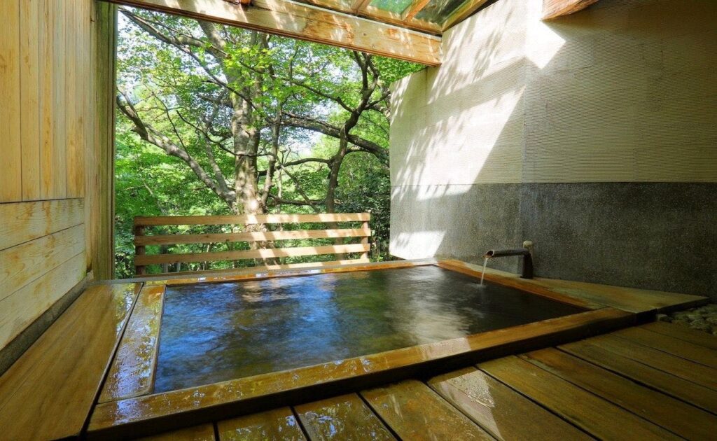 Open Air Bath Under A Roof With Forest View