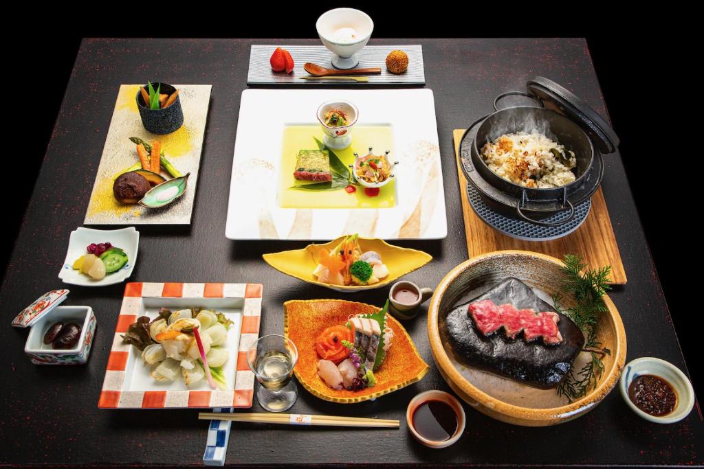 Shima Onsen Kashiwaya Ryokan dinner