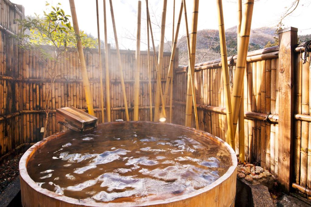 Shima Onsen Kashiwaya Ryokan outdoor onsen